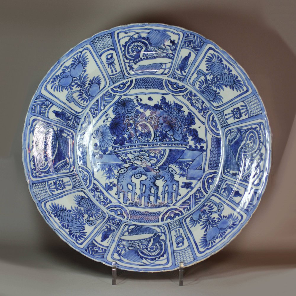 Y145 Blue and white Kraak charger, Wanli (1573-1619)