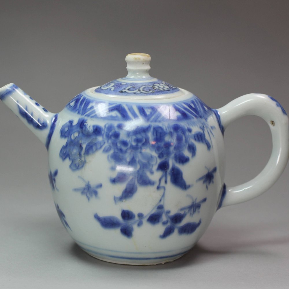 Y443 Blue and white teapot and cover, circa 1640