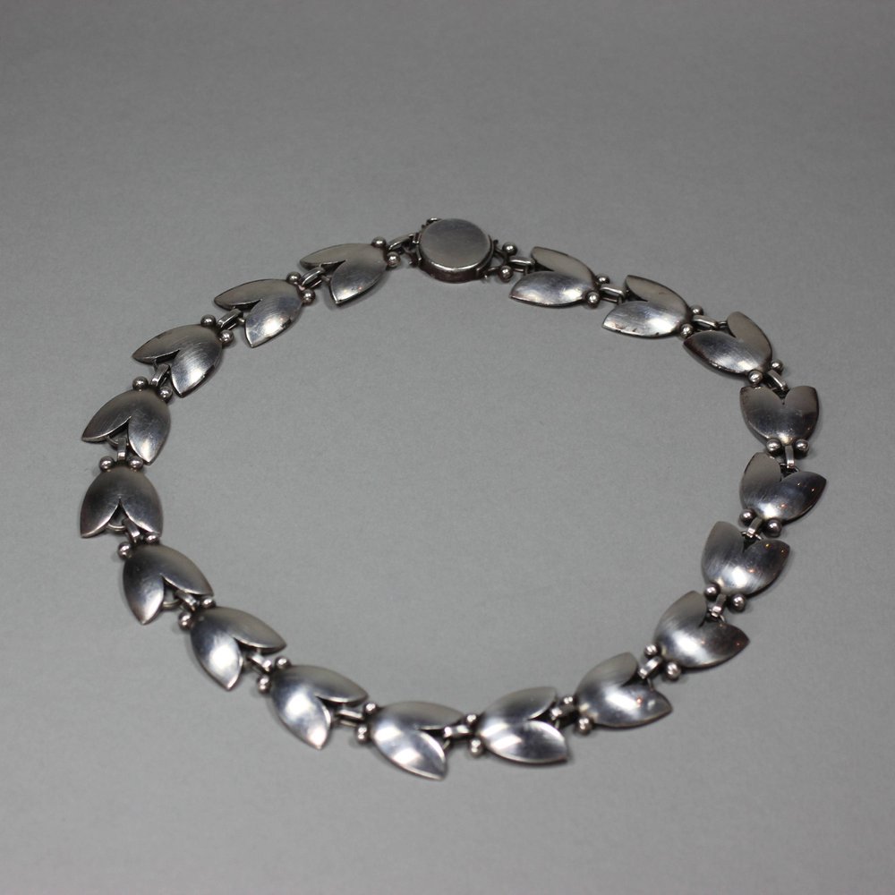 Y774 Georg Jensen silver 'Flat Tulip' necklace, 20th century