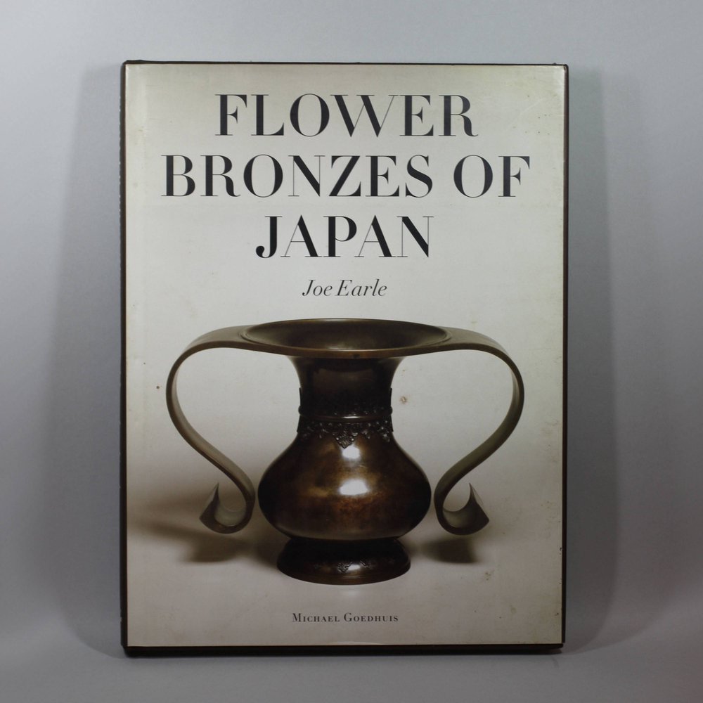 Y787 Book Earle, Joe, Flower Bronzes of Japan, (London, 1995). 