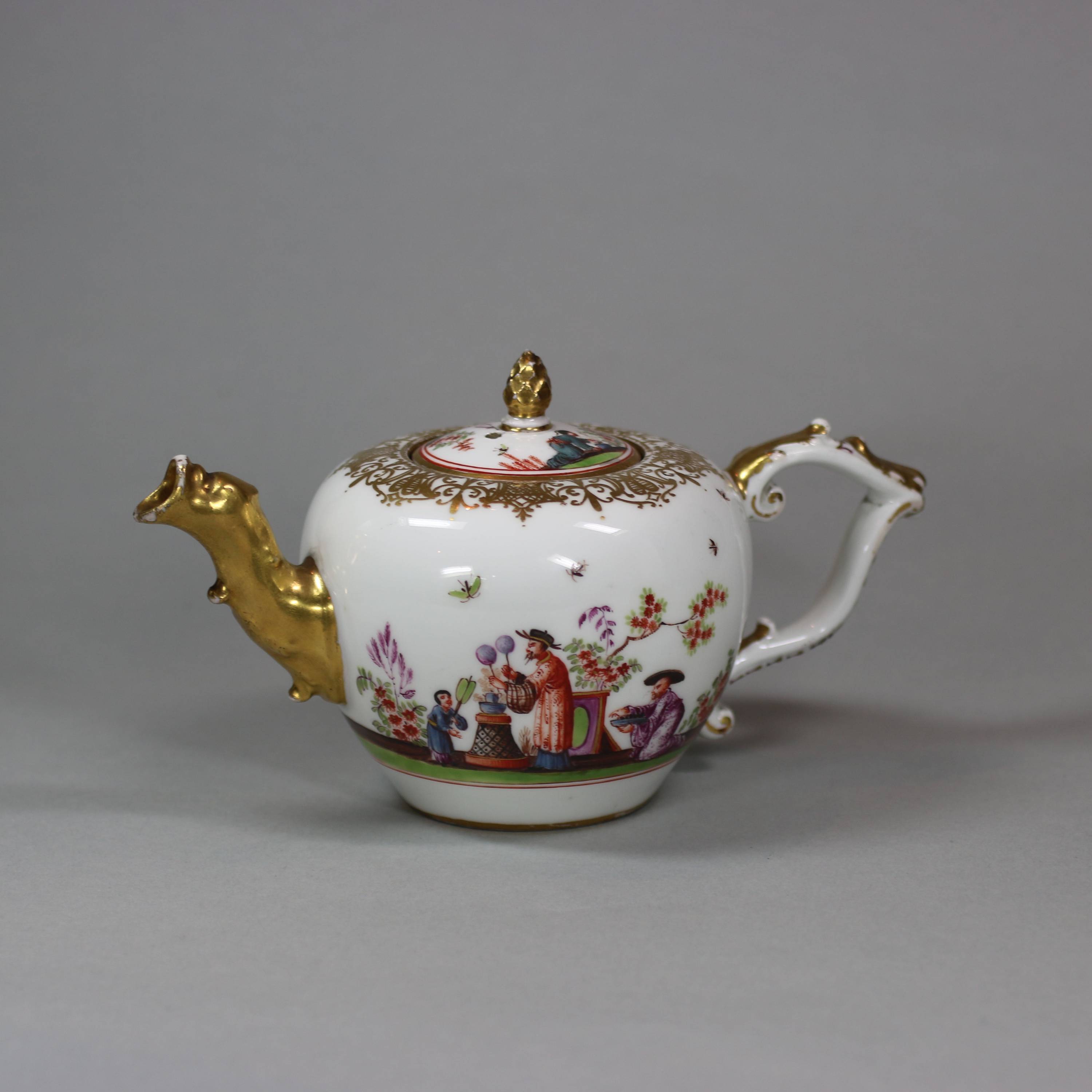 Meissen Chinoiserie Teapot and Cover, Circa 1735