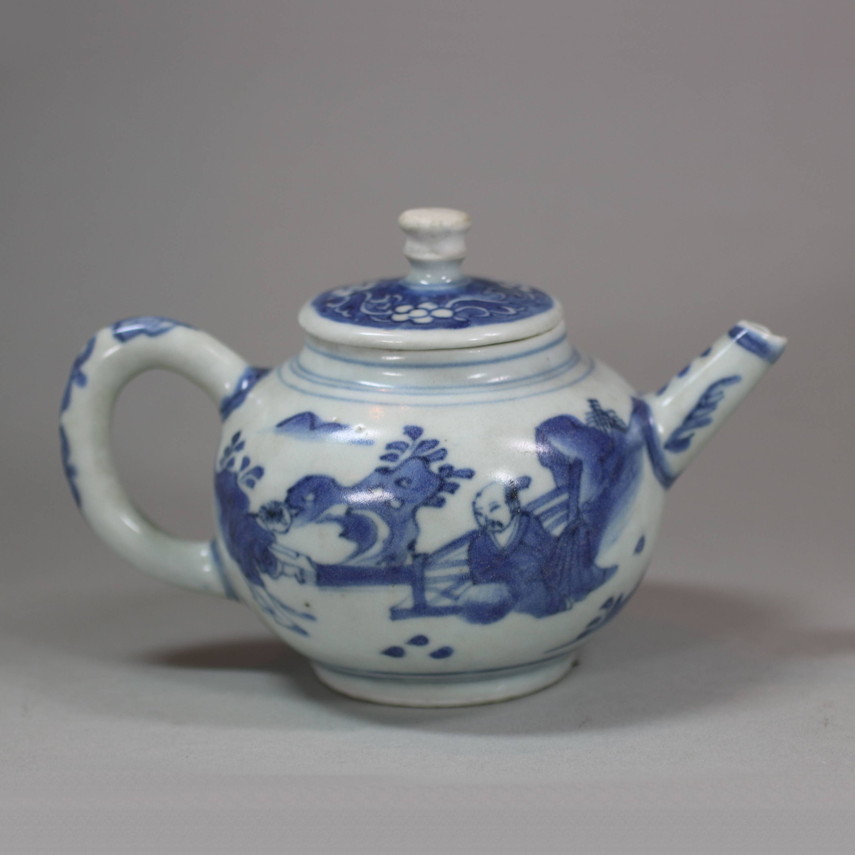 Blue and White 'Hatcher Cargo' Teapot and Cover